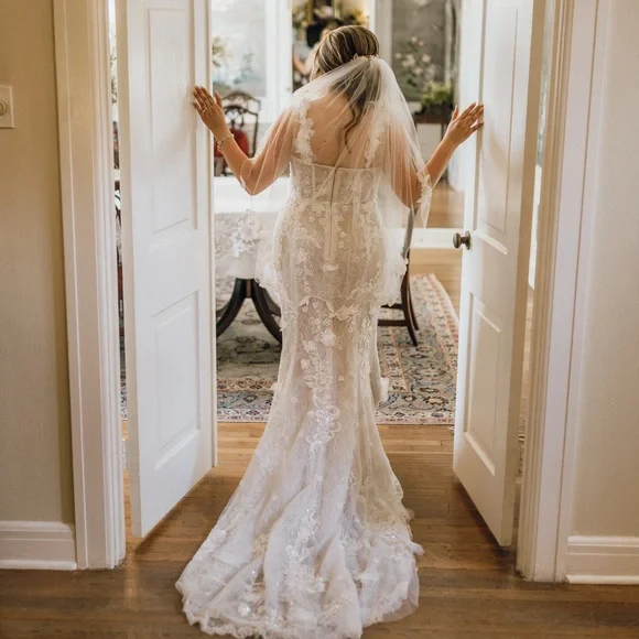 Galina Signature Sheath wedding dress🤍 - Picture 7 of 7